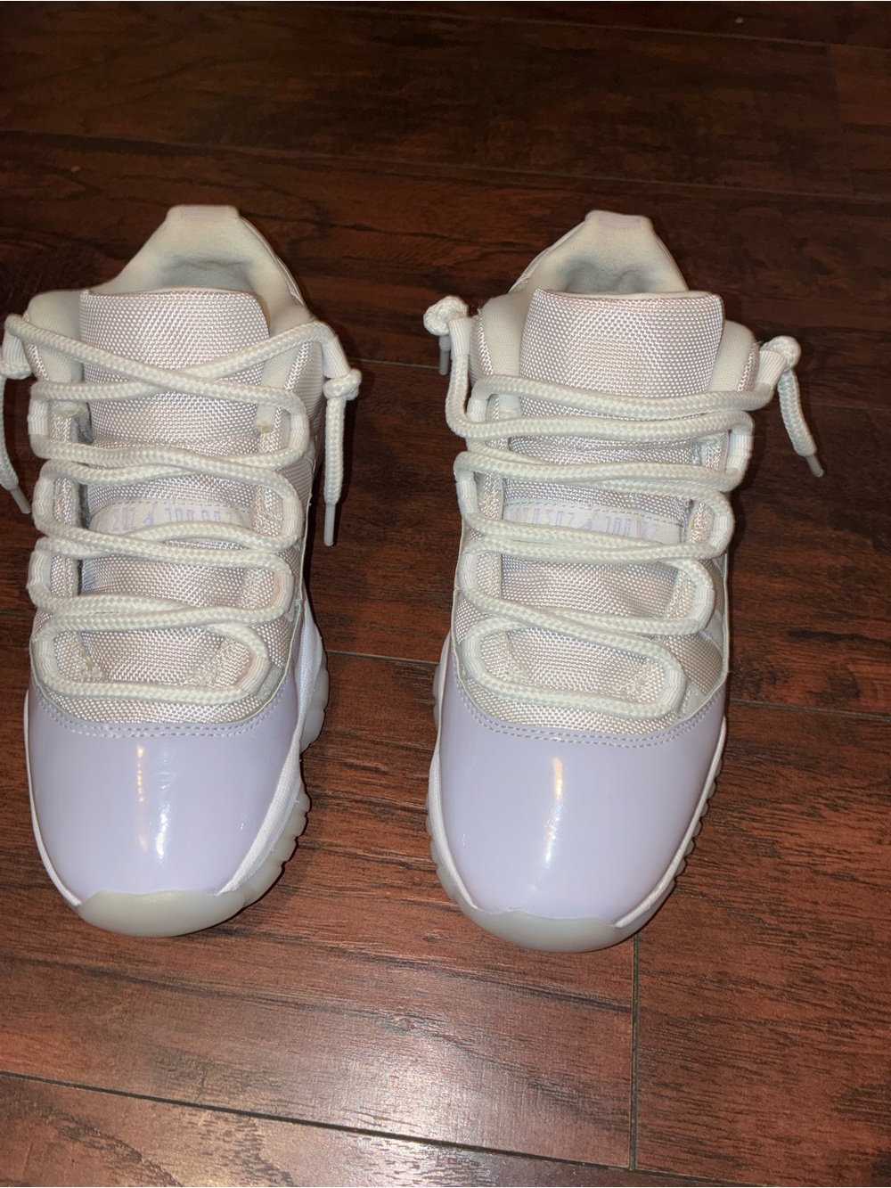 Air Jordan 11 low retro pure violet